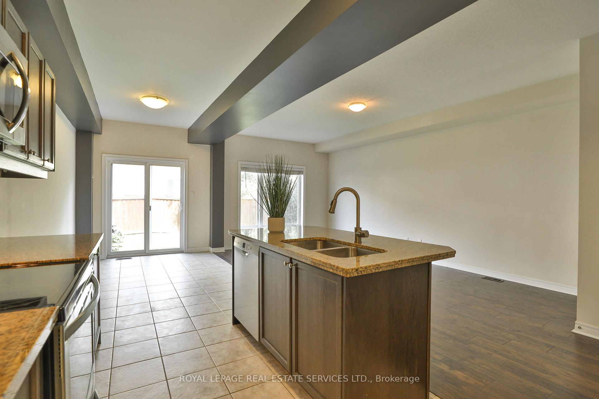 Photo 16 of 123 Painter Terrace, Hamilton, Waterdown — HOMEH