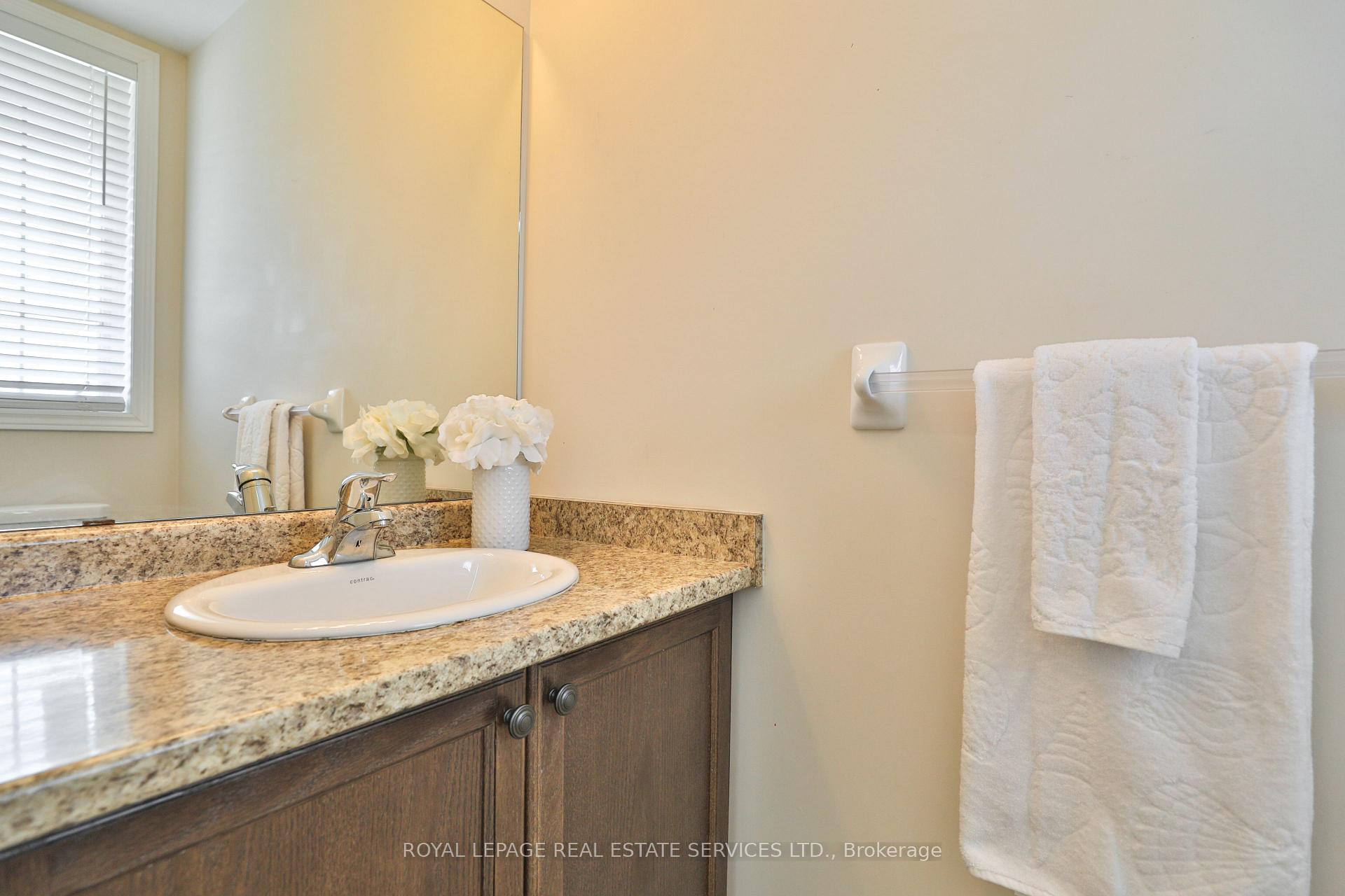 Photo 17 of 123 Painter Terrace, Hamilton, Waterdown — HOMEH
