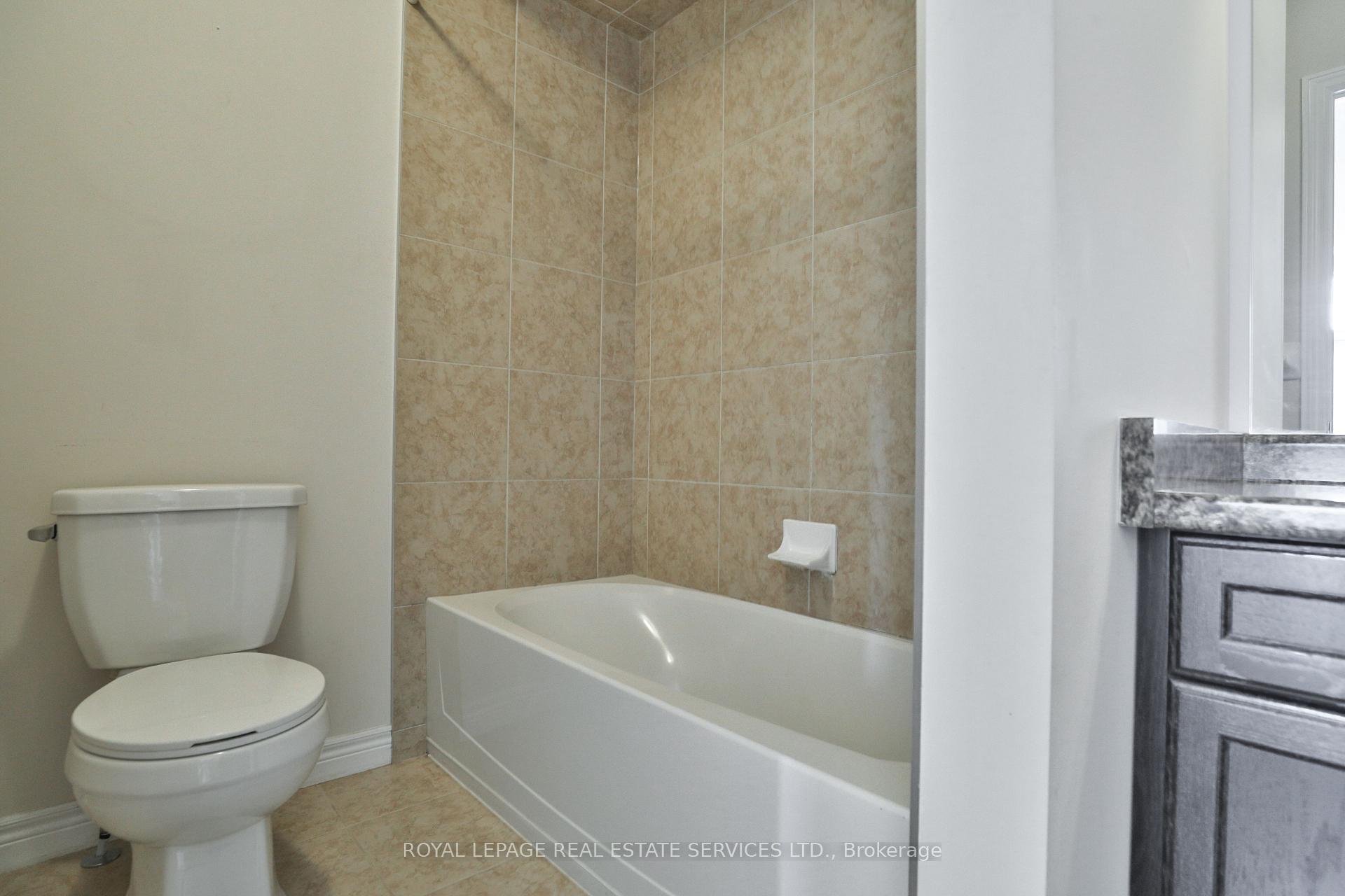Photo 23 of 123 Painter Terrace, Hamilton, Waterdown — HOMEH