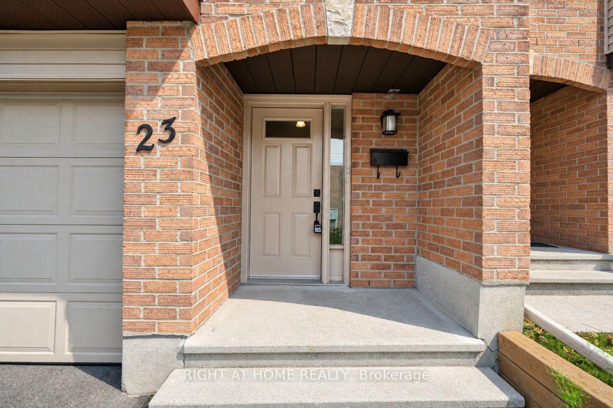Photo 3 of Unit 33, 23 Lightfoot Place, Ottawa, Kanata - Katimavik — HOMEH