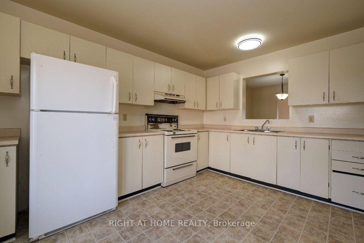 Photo 17 of Unit 33, 23 Lightfoot Place, Ottawa, Kanata - Katimavik — HOMEH