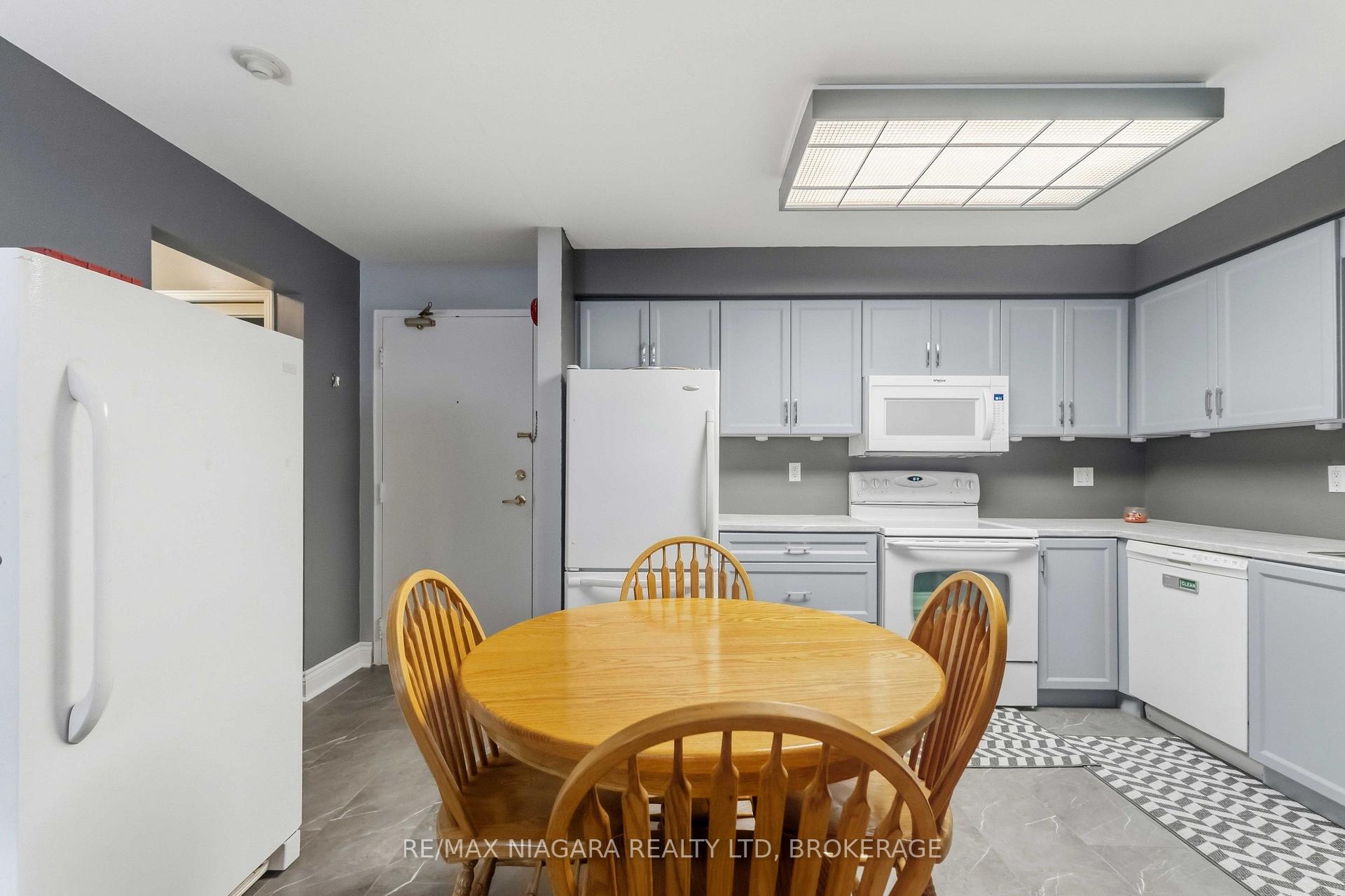 Photo 2 of Unit 101, 78 Roehampton Avenue, St. Catharines, Carlton/Bunting — HOMEH