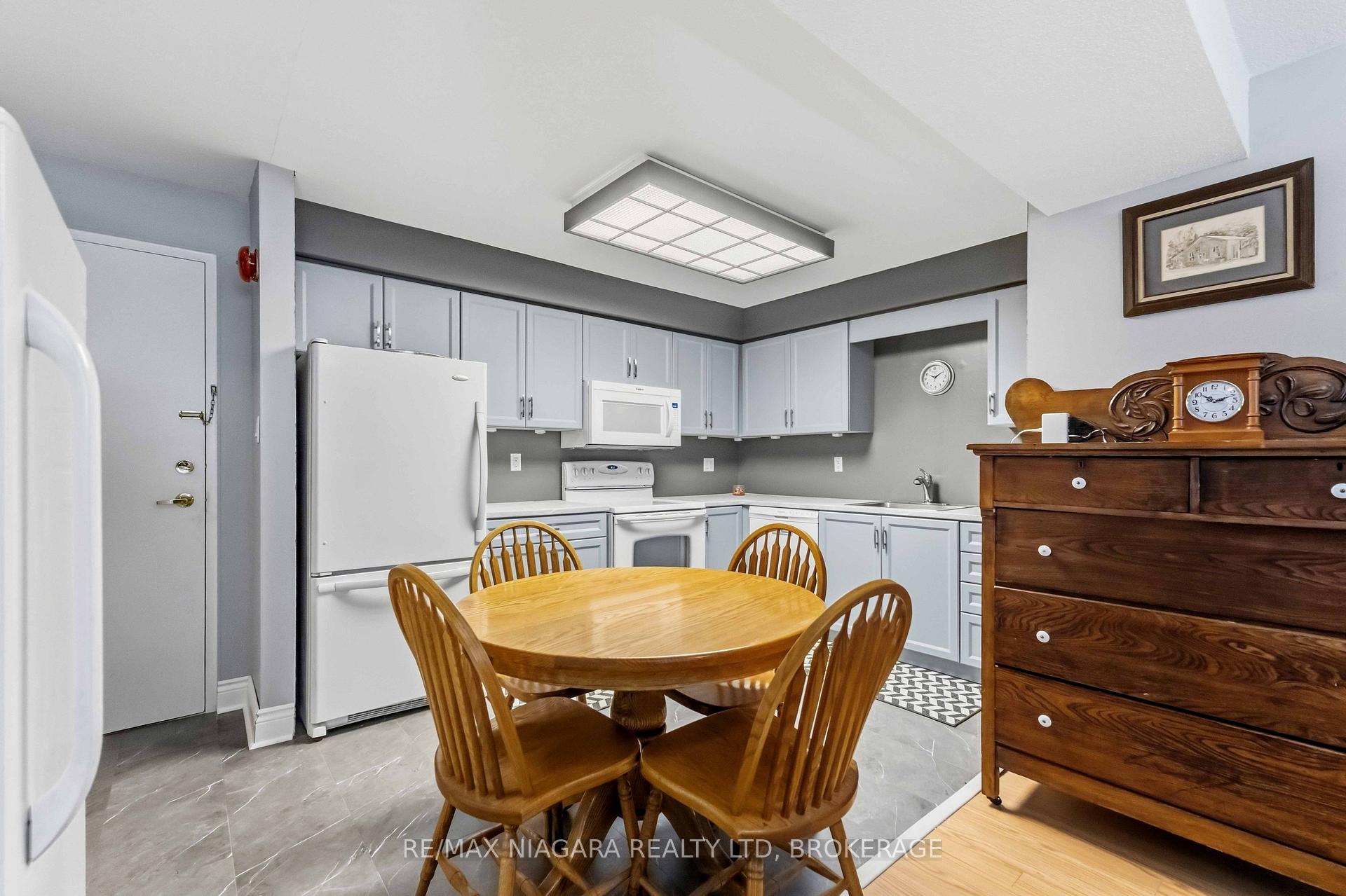 Photo 3 of Unit 101, 78 Roehampton Avenue, St. Catharines, Carlton/Bunting — HOMEH