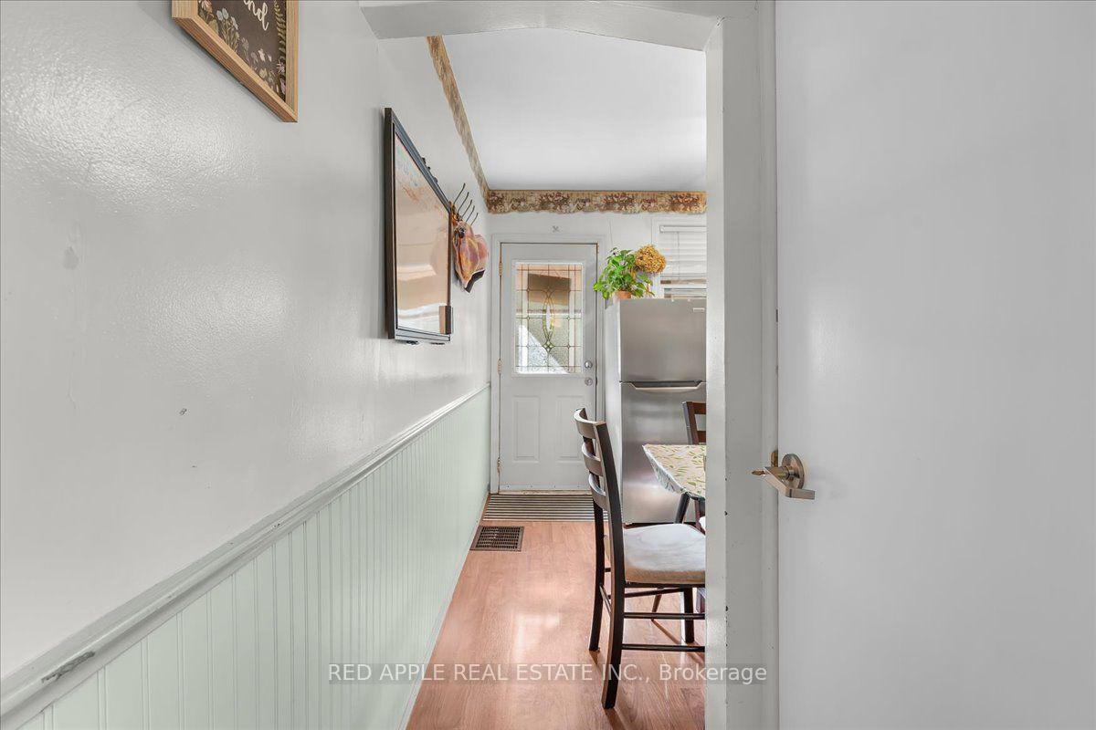Photo 8 of 10 Armstrong Avenue, Hamilton, McQuesten — HOMEH