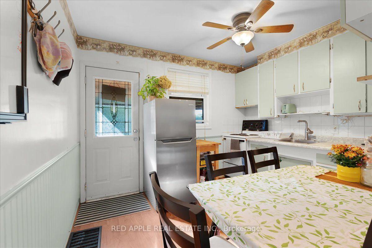Photo 9 of 10 Armstrong Avenue, Hamilton, McQuesten — HOMEH