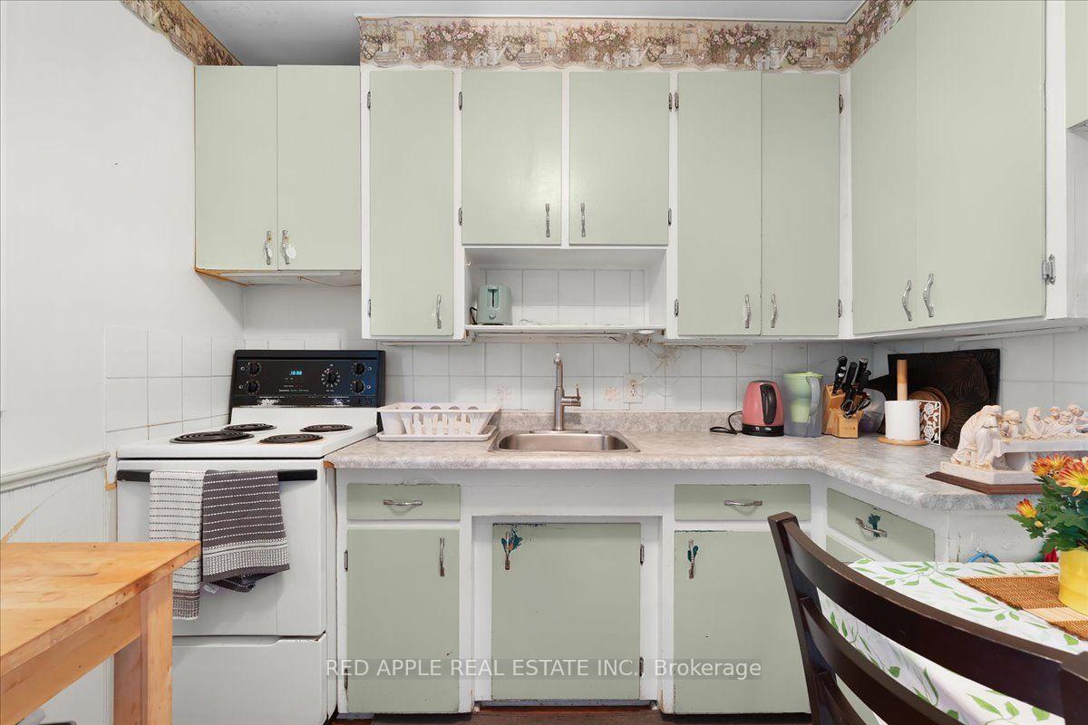 Photo 11 of 10 Armstrong Avenue, Hamilton, McQuesten — HOMEH