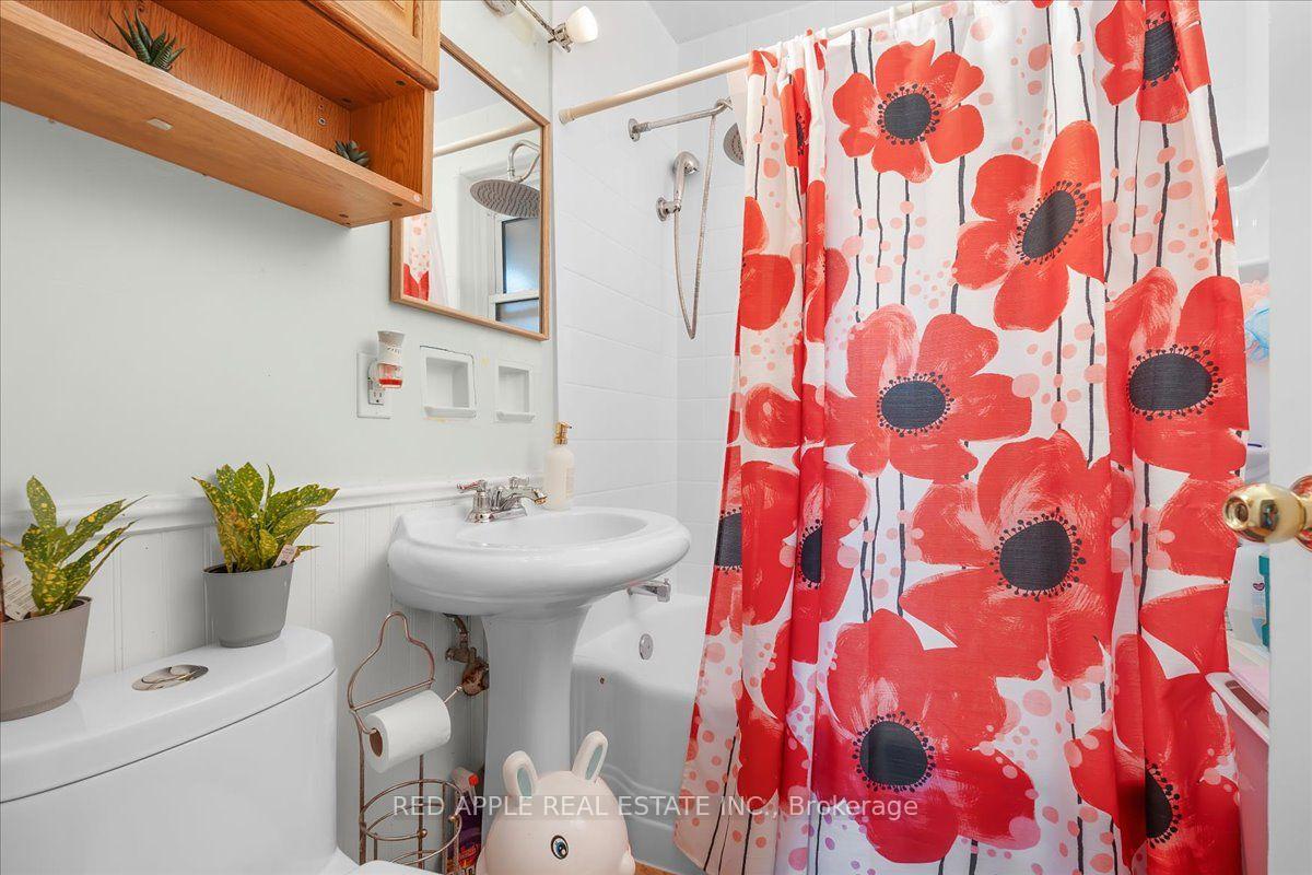Photo 12 of 10 Armstrong Avenue, Hamilton, McQuesten — HOMEH