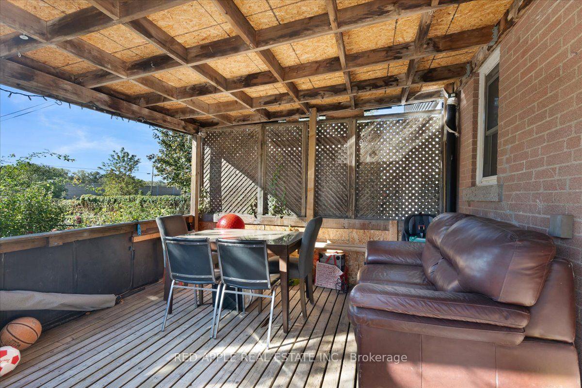 Photo 23 of 10 Armstrong Avenue, Hamilton, McQuesten — HOMEH