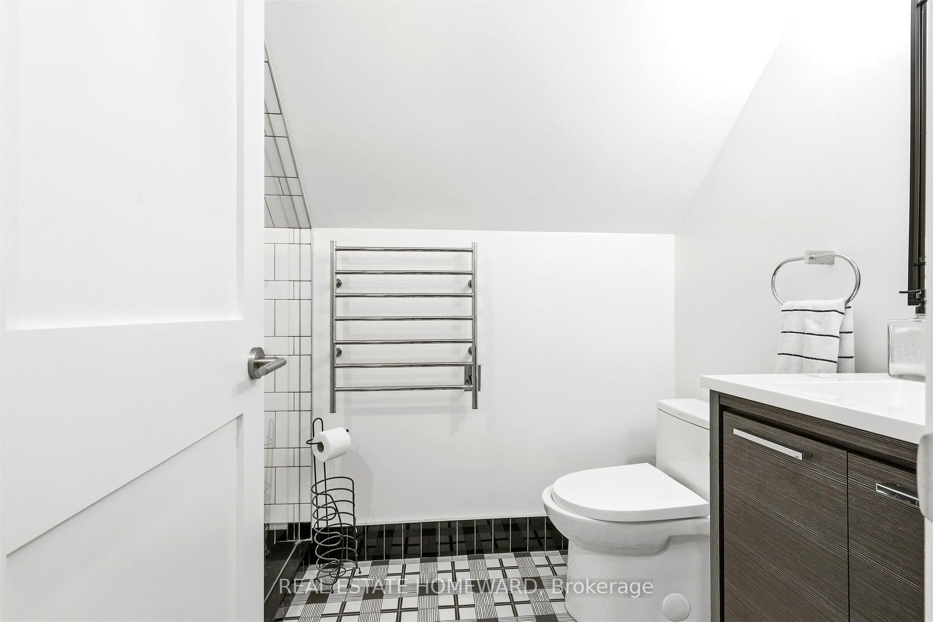 Photo 36 of 234 Pearson Avenue, Toronto, High Park-Swansea — HOMEH