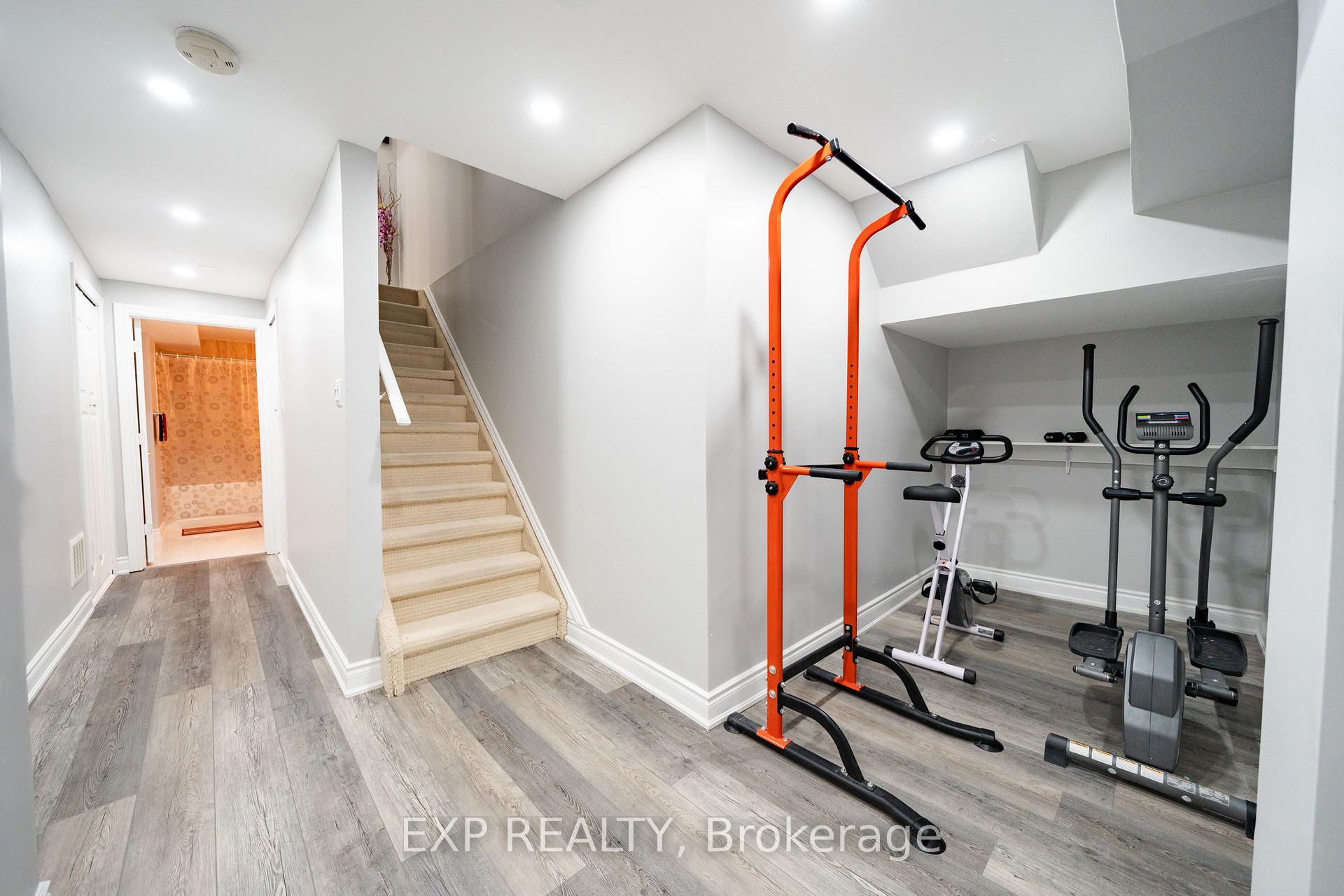 Photo 42 of 2276 Fairmount Drive, Oakville, Westmount — HOMEH