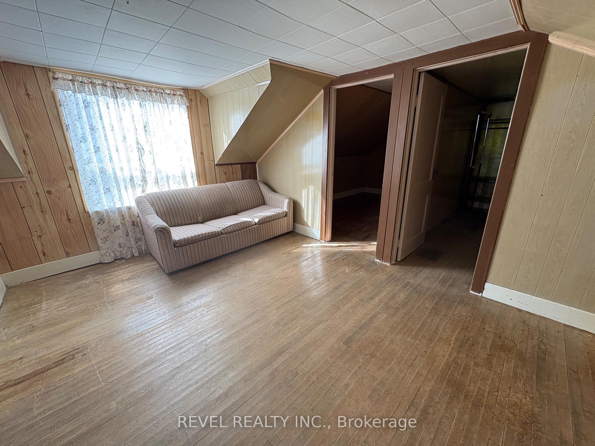 Photo 12 of 207 Co-op Lane, Cochrane — HOMEH
