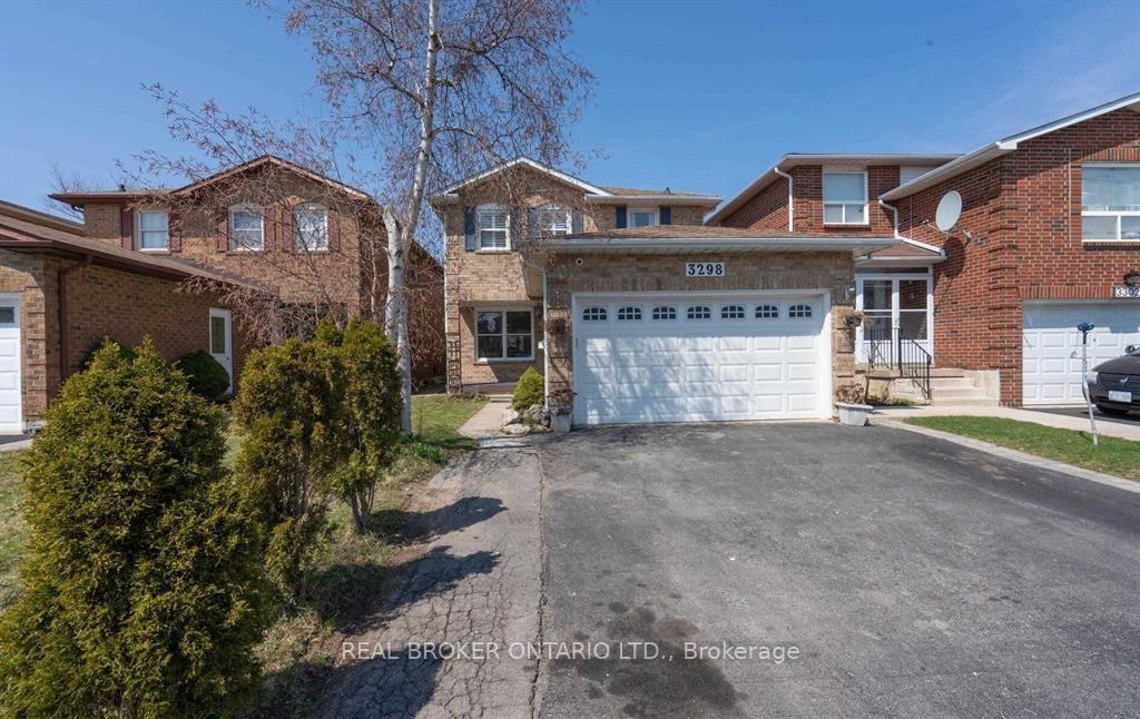 Front of Unit Bsmt, 3298 Cambourne Crescent