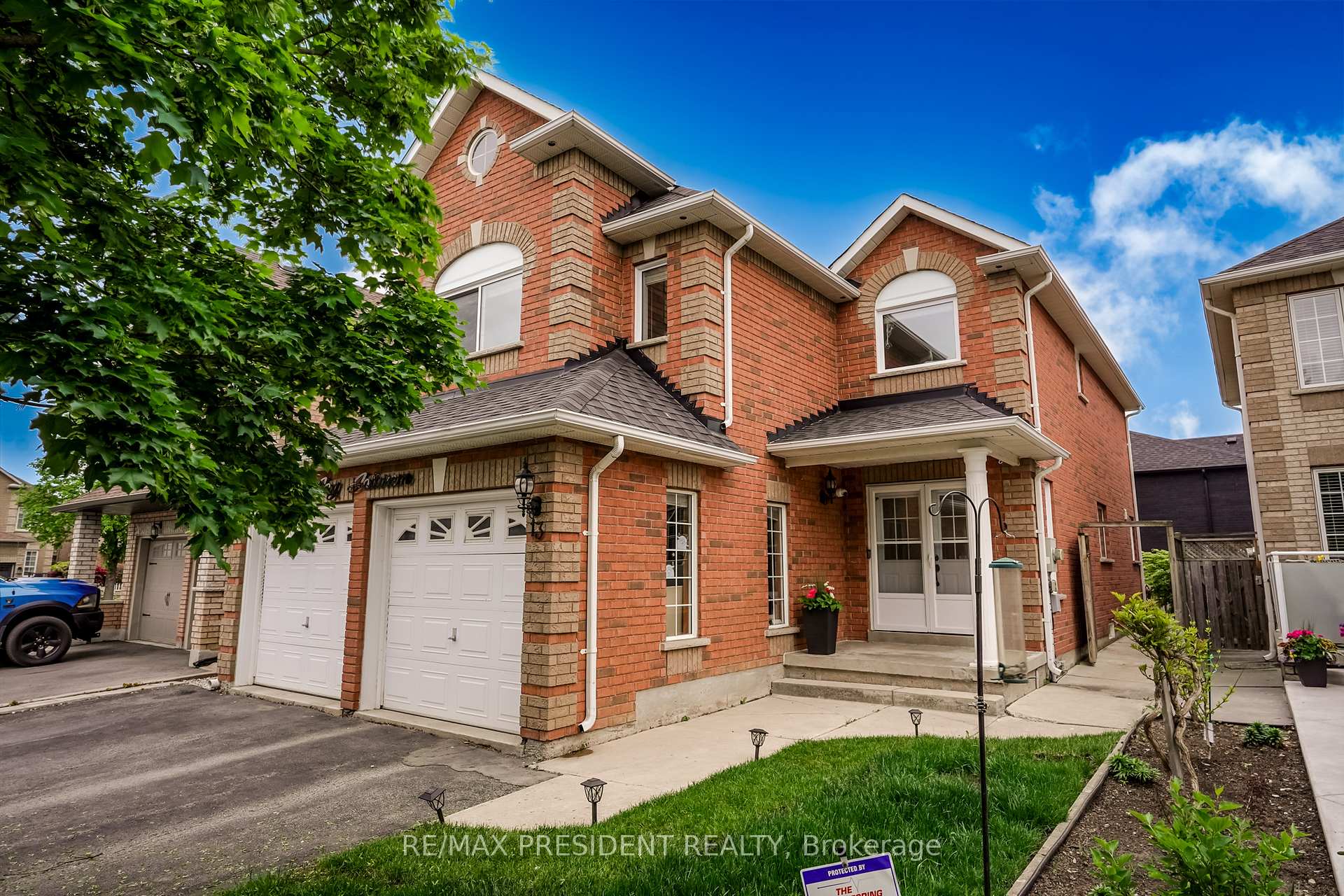 Photo 4 of 13 Tarquini Crescent, Caledon, Bolton West — HOMEH