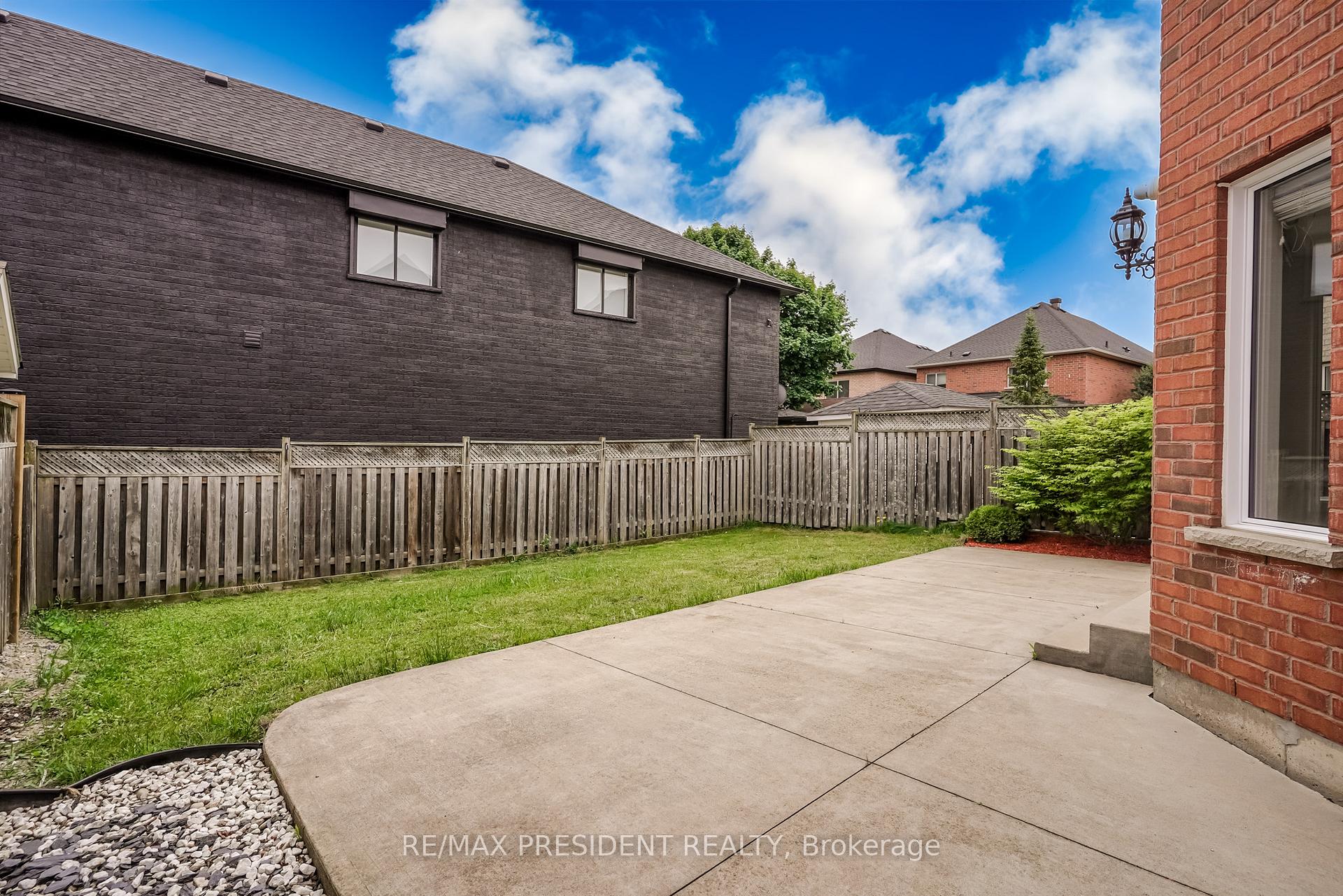 Photo 7 of 13 Tarquini Crescent, Caledon, Bolton West — HOMEH