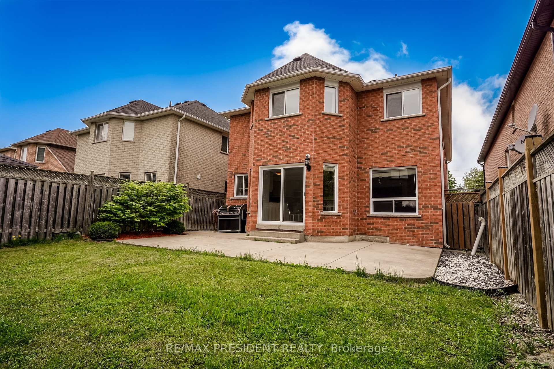 Photo 8 of 13 Tarquini Crescent, Caledon, Bolton West — HOMEH