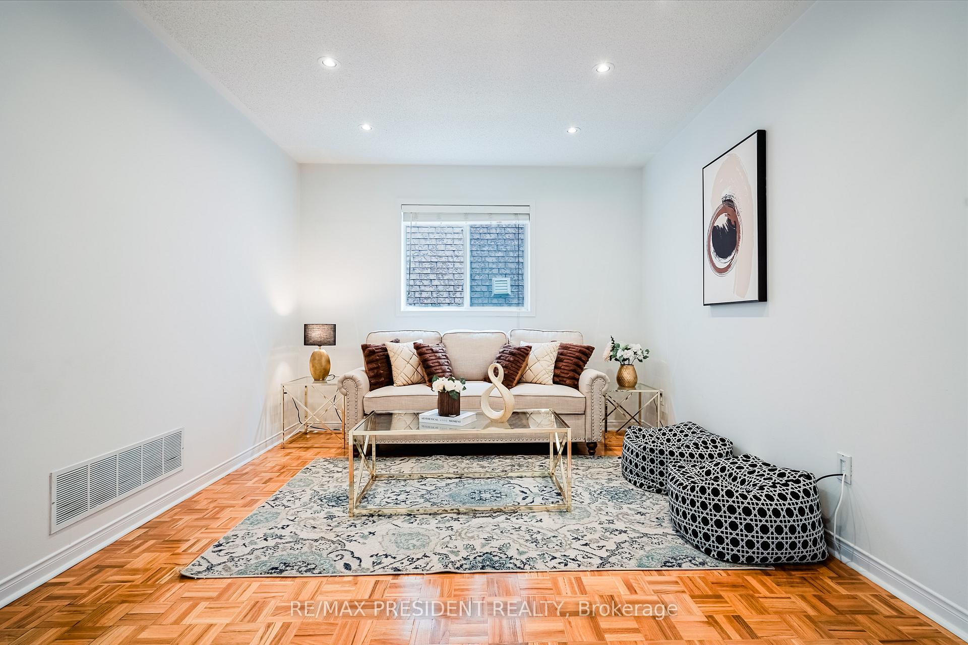 Photo 12 of 13 Tarquini Crescent, Caledon, Bolton West — HOMEH
