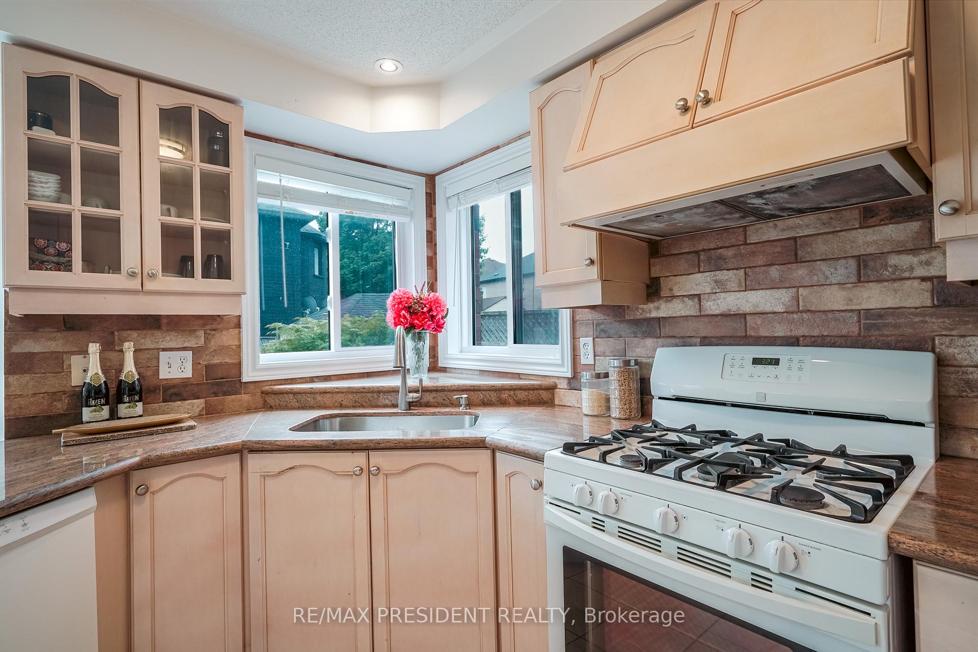 Photo 29 of 13 Tarquini Crescent, Caledon, Bolton West — HOMEH