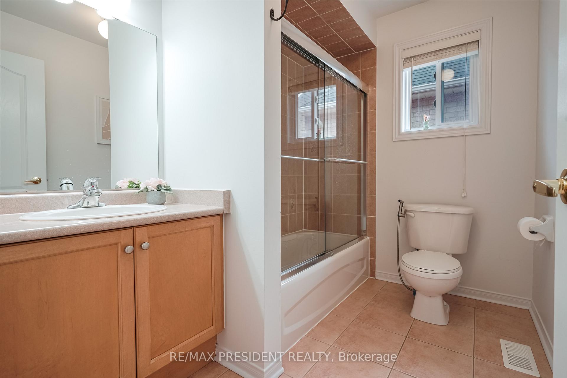 Photo 43 of 13 Tarquini Crescent, Caledon, Bolton West — HOMEH