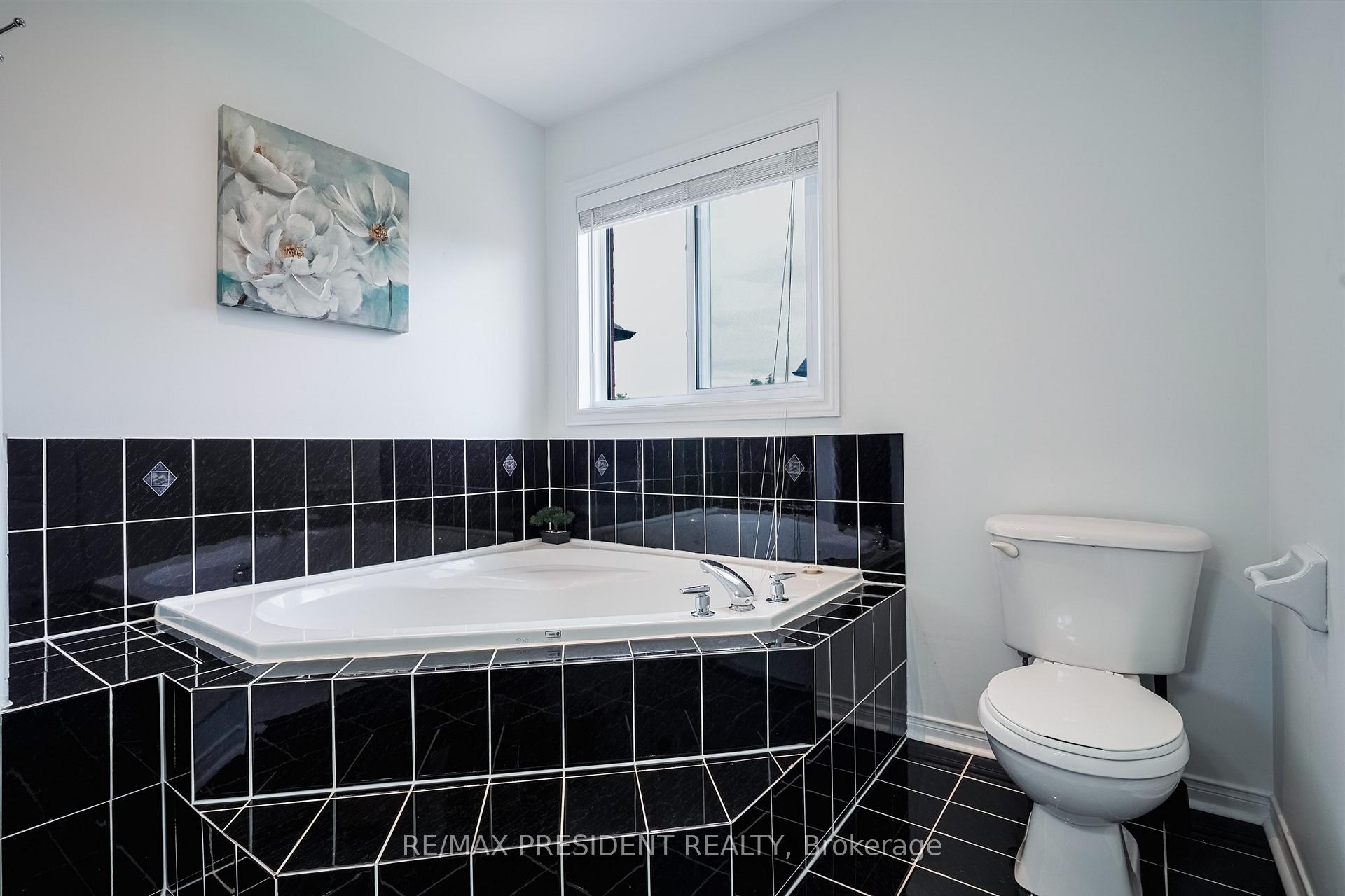 Photo 37 of 13 Tarquini Crescent, Caledon, Bolton West — HOMEH
