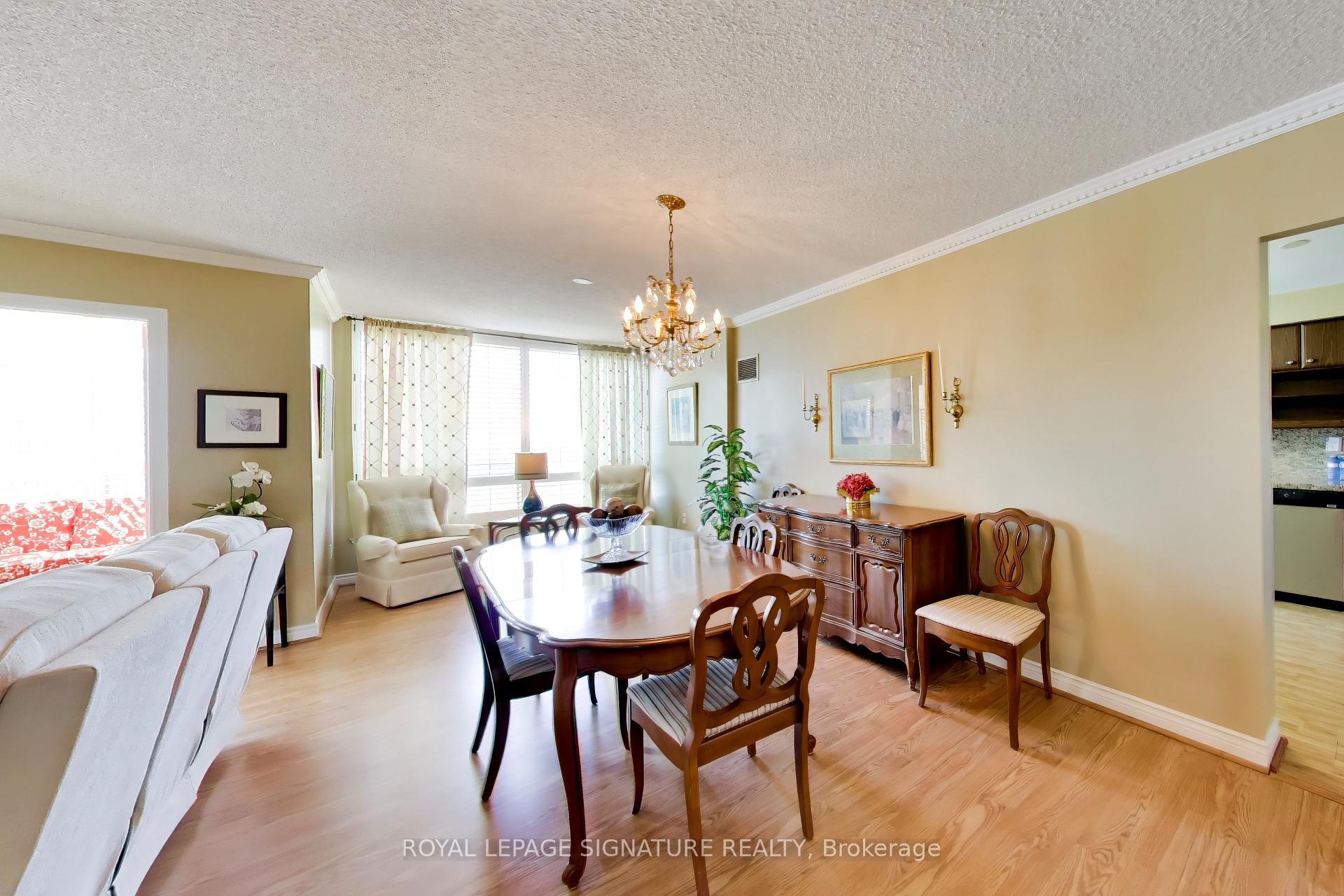 Photo 5 of Unit 1802, 1 Clark Avenue W, Vaughan, Crestwood-Springfarm-Yorkhill — HOMEH