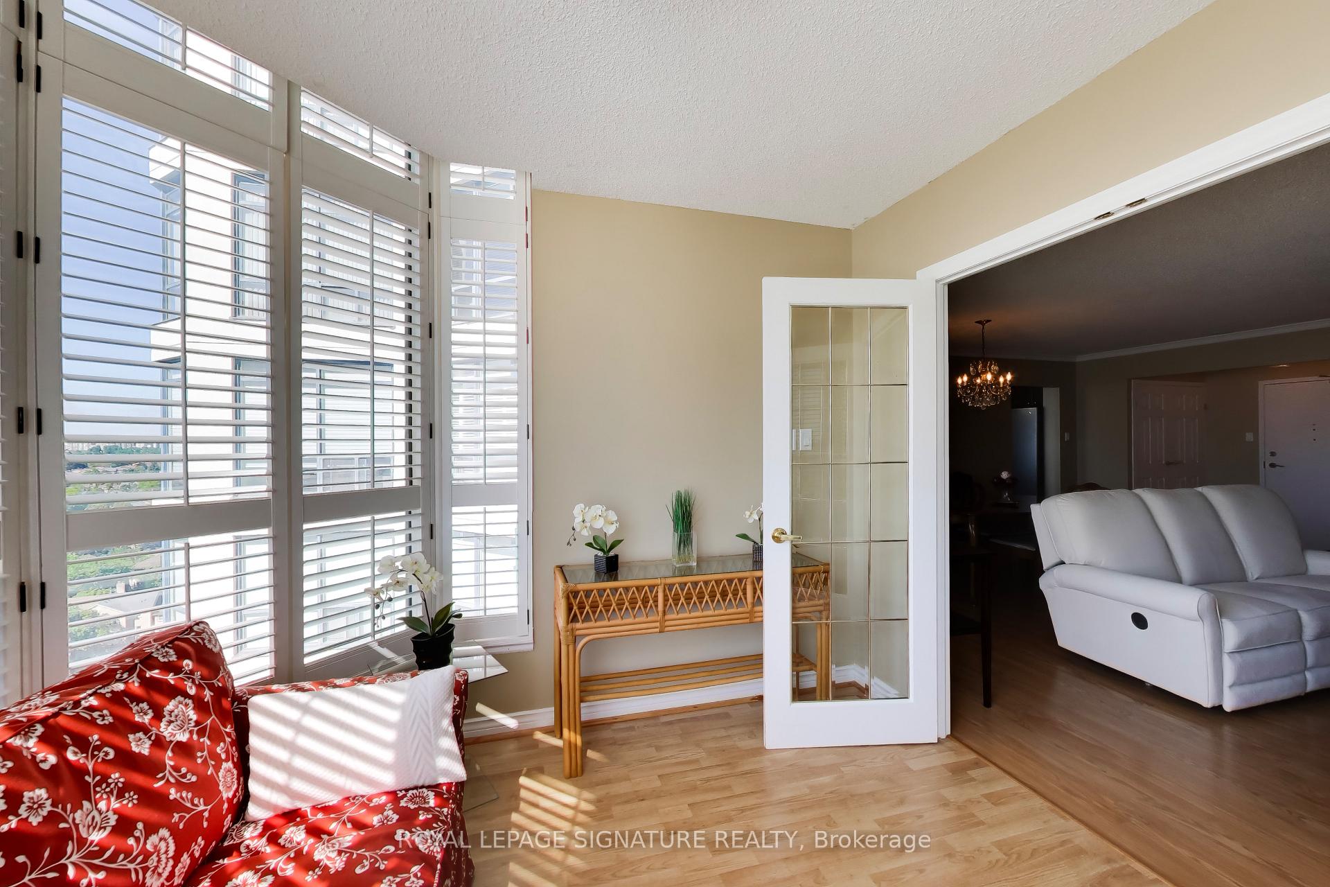 Photo 8 of Unit 1802, 1 Clark Avenue W, Vaughan, Crestwood-Springfarm-Yorkhill — HOMEH
