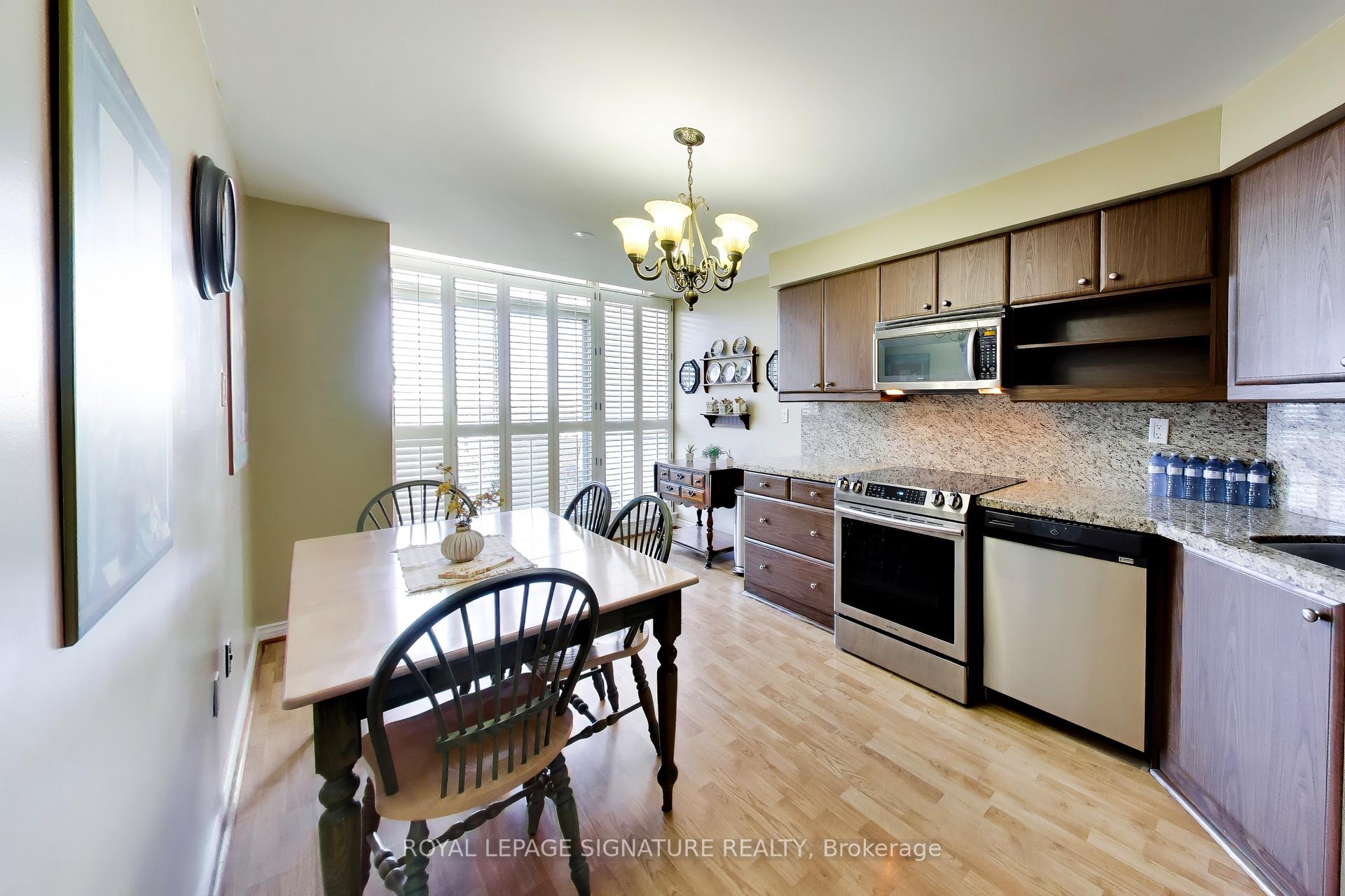 Photo 9 of Unit 1802, 1 Clark Avenue W, Vaughan, Crestwood-Springfarm-Yorkhill — HOMEH