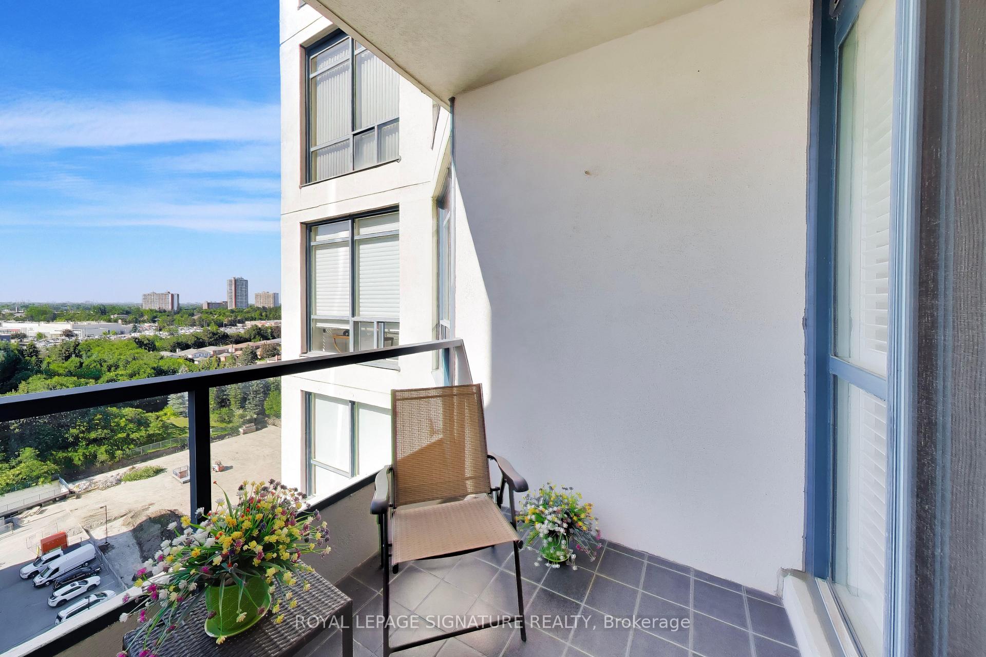 Photo 13 of Unit 1802, 1 Clark Avenue W, Vaughan, Crestwood-Springfarm-Yorkhill — HOMEH