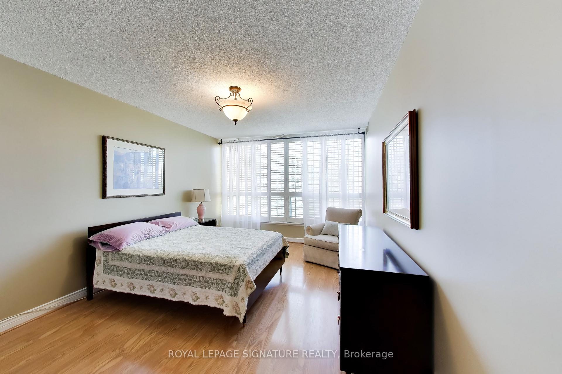 Photo 14 of Unit 1802, 1 Clark Avenue W, Vaughan, Crestwood-Springfarm-Yorkhill — HOMEH