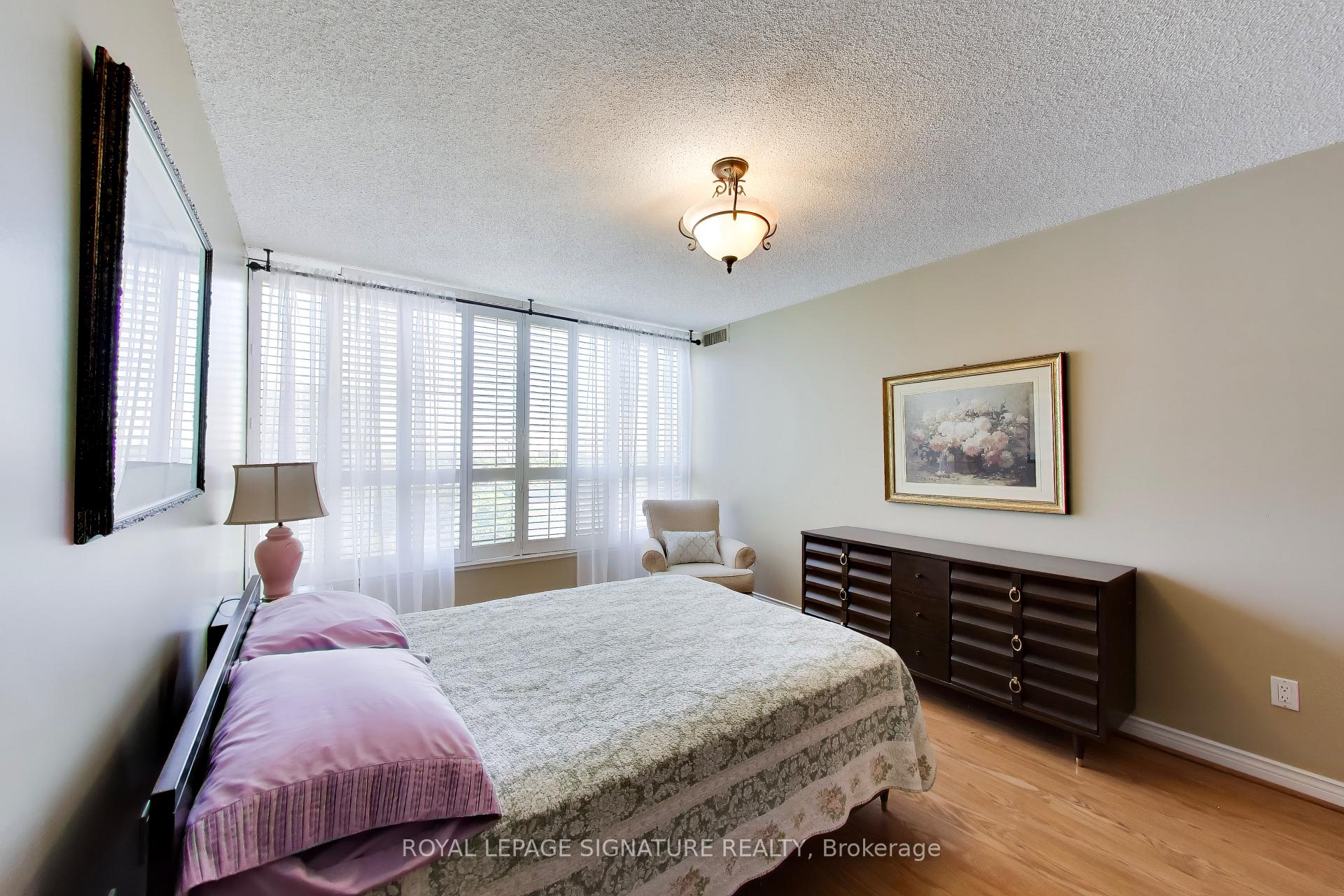 Photo 15 of Unit 1802, 1 Clark Avenue W, Vaughan, Crestwood-Springfarm-Yorkhill — HOMEH
