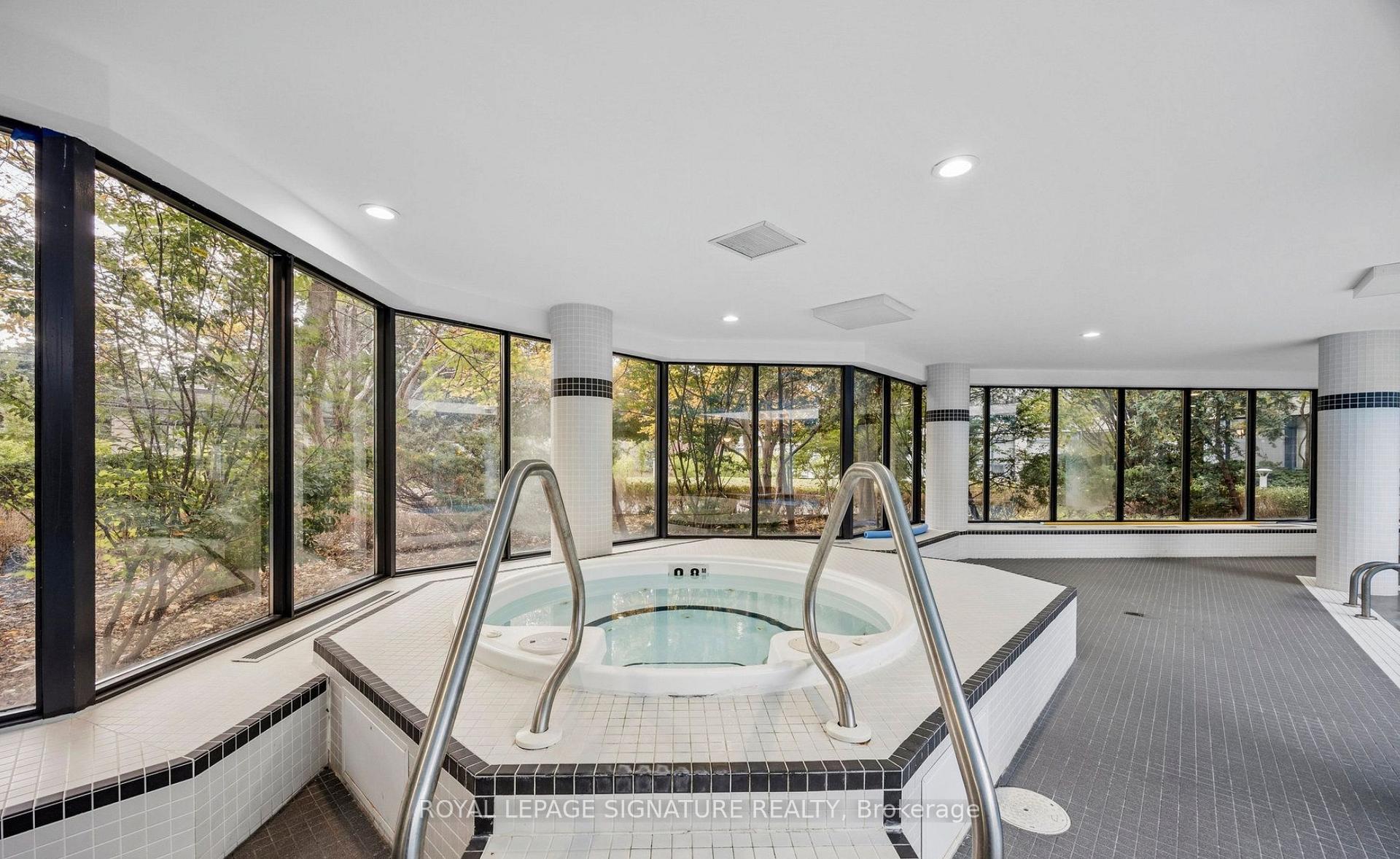 Photo 24 of Unit 1802, 1 Clark Avenue W, Vaughan, Crestwood-Springfarm-Yorkhill — HOMEH