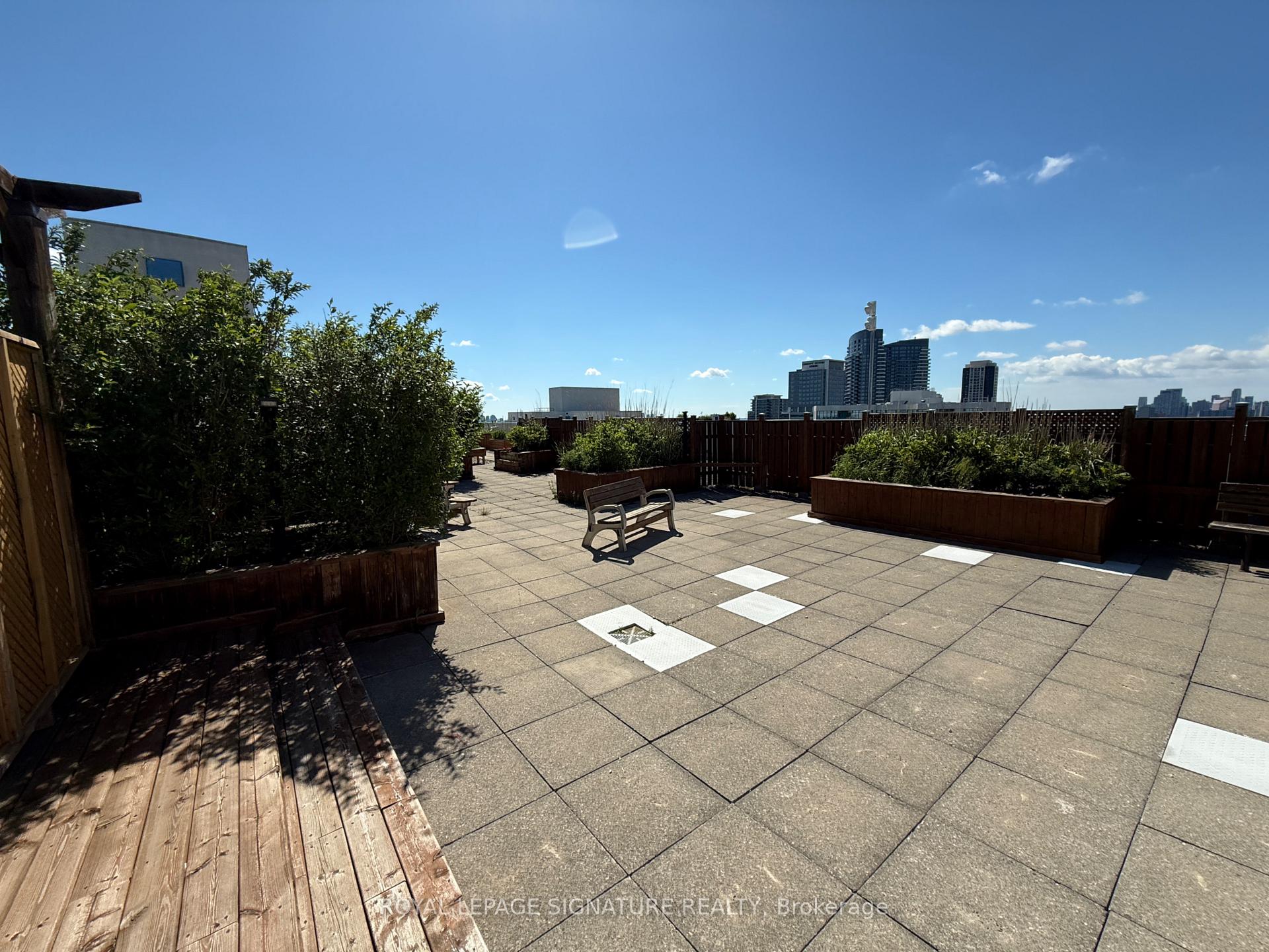 Photo 28 of Unit 1802, 1 Clark Avenue W, Vaughan, Crestwood-Springfarm-Yorkhill — HOMEH