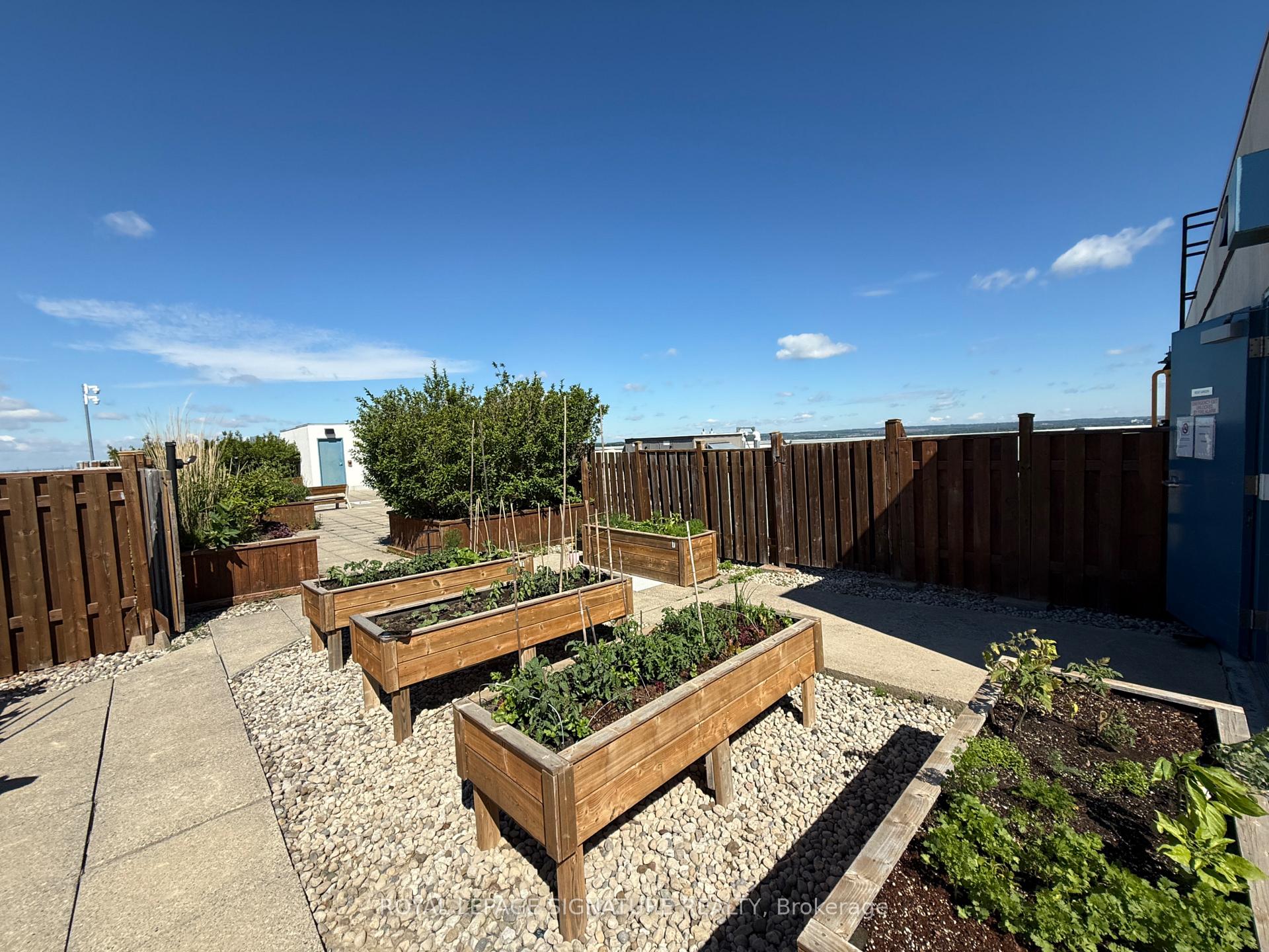 Photo 29 of Unit 1802, 1 Clark Avenue W, Vaughan, Crestwood-Springfarm-Yorkhill — HOMEH