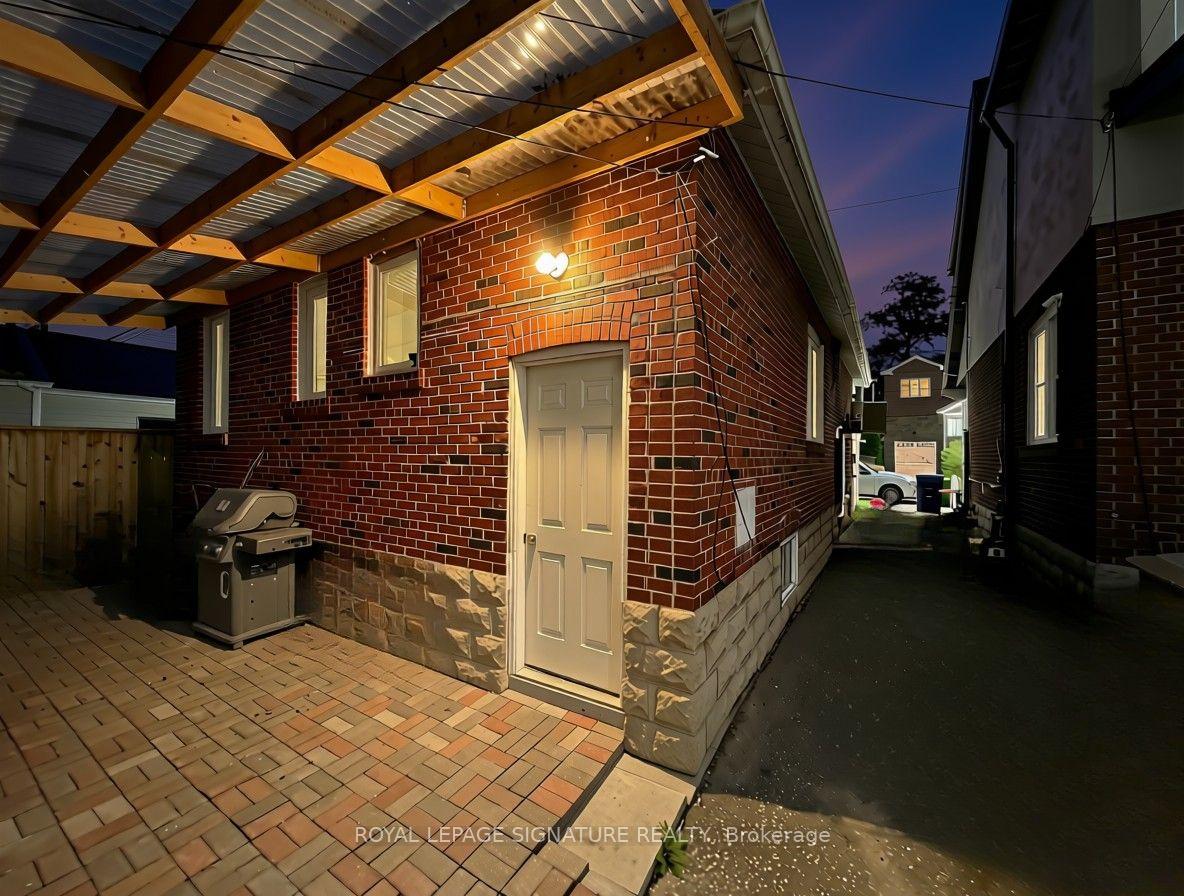 Photo 2 of Unit Bsmt, 118 Harding Boulevard, Scarborough, Birchcliffe-Cliffside — HOMEH