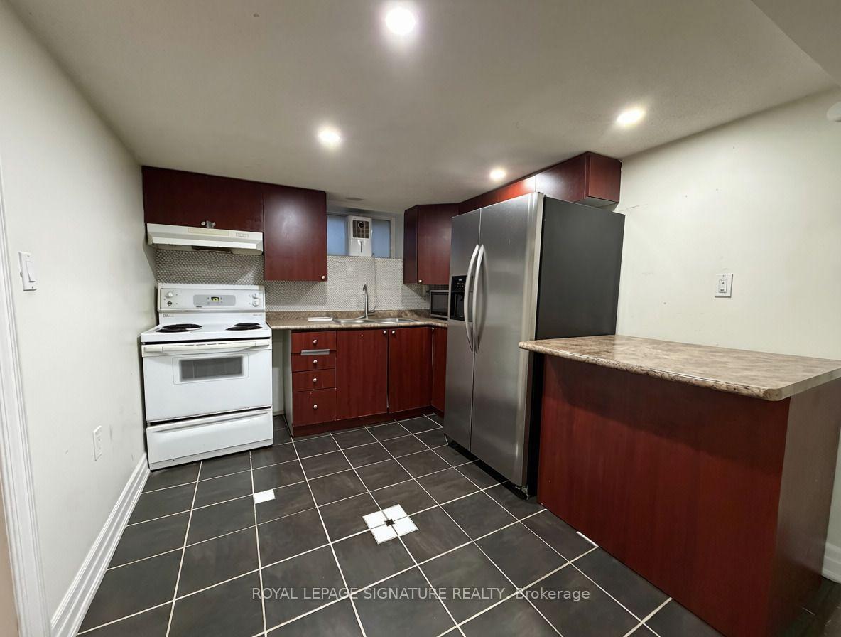 Photo 5 of Unit Bsmt, 118 Harding Boulevard, Scarborough, Birchcliffe-Cliffside — HOMEH