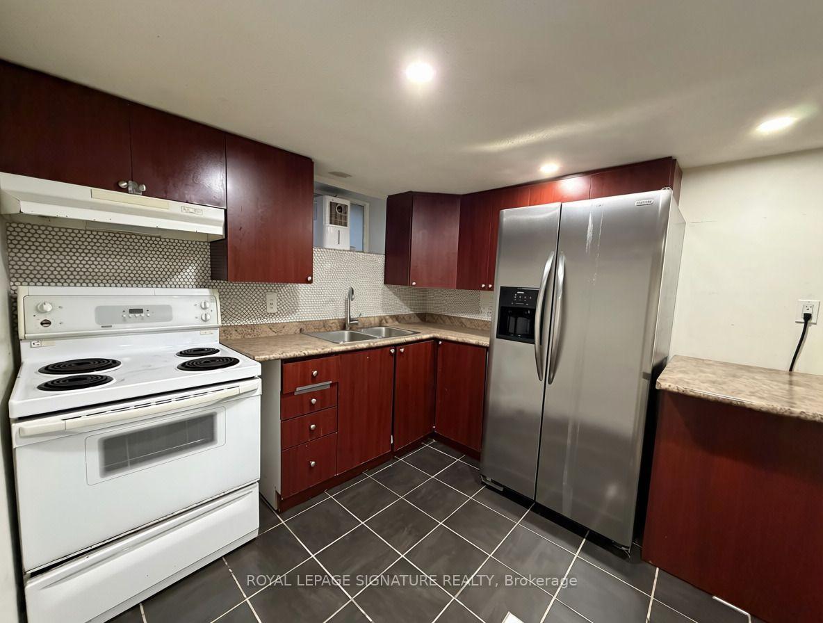 Photo 6 of Unit Bsmt, 118 Harding Boulevard, Scarborough, Birchcliffe-Cliffside — HOMEH