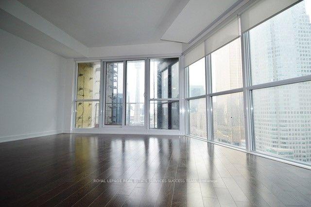 Photo 10 of Unit 2004, 1 The Esplanade, Toronto, Waterfront Communities — HOMEH