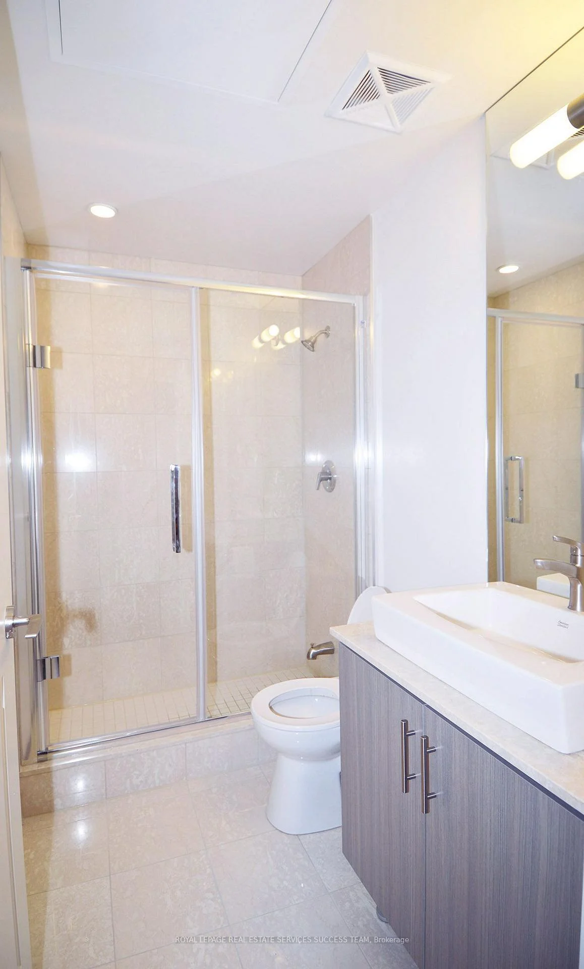 Photo 15 of Unit 2004, 1 The Esplanade, Toronto, Waterfront Communities — HOMEH