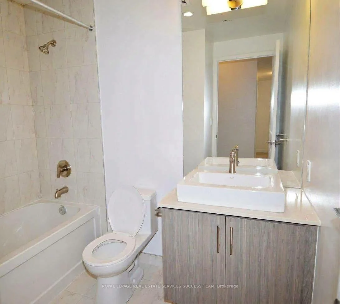 Photo 19 of Unit 2004, 1 The Esplanade, Toronto, Waterfront Communities — HOMEH