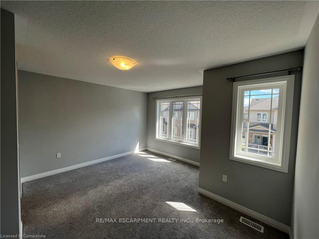 Photo 6 of 18 Aqua Lane, Hamilton, Rural Glanbrook — HOMEH