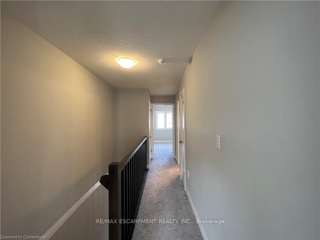 Photo 9 of 18 Aqua Lane, Hamilton, Rural Glanbrook — HOMEH