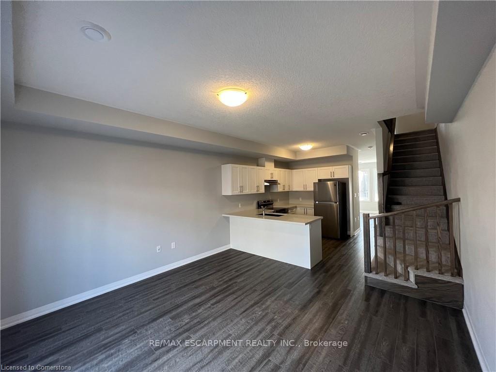 Photo 11 of 18 Aqua Lane, Hamilton, Rural Glanbrook — HOMEH