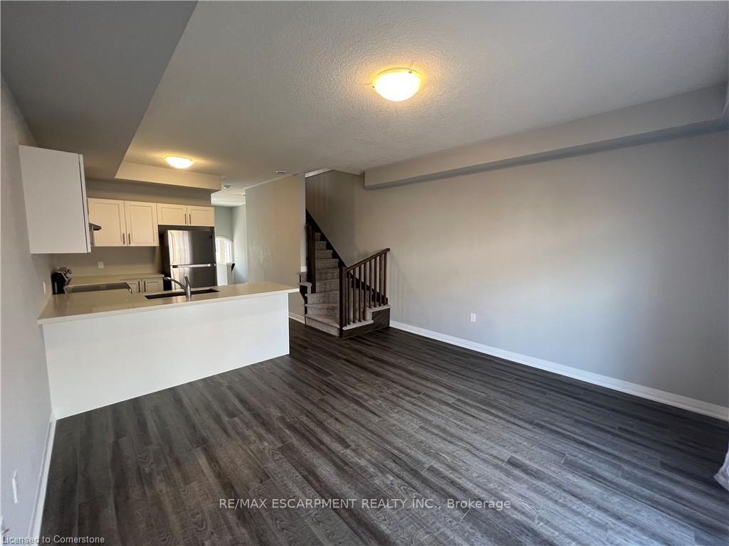 Photo 12 of 18 Aqua Lane, Hamilton, Rural Glanbrook — HOMEH