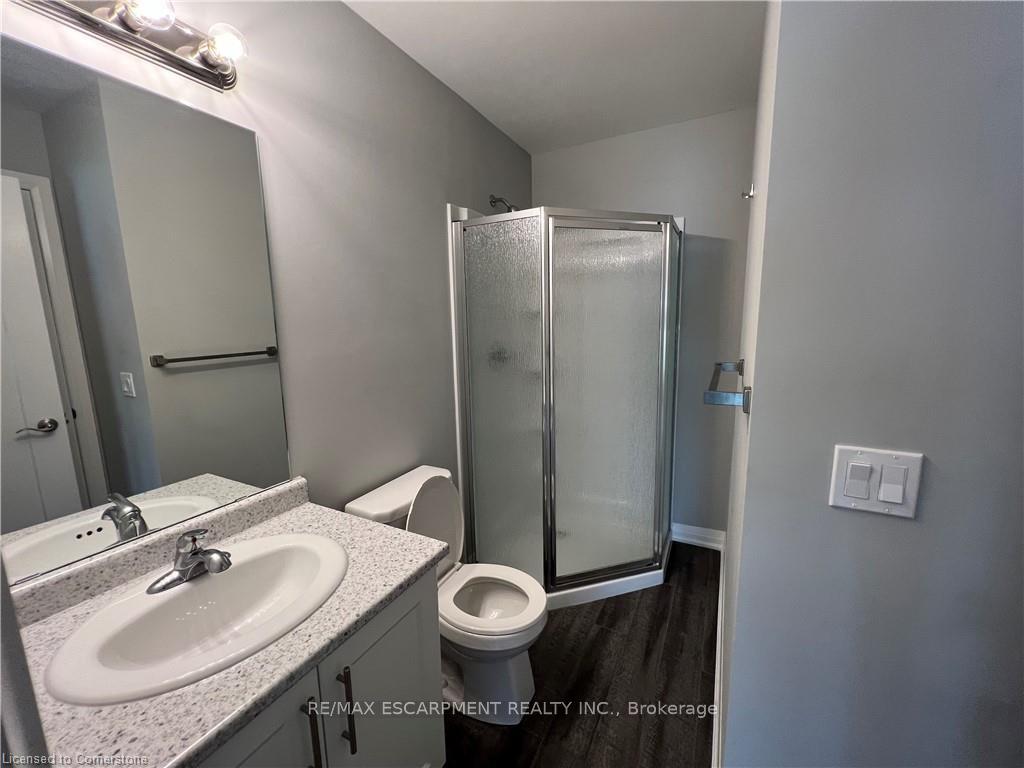 Photo 16 of 18 Aqua Lane, Hamilton, Rural Glanbrook — HOMEH