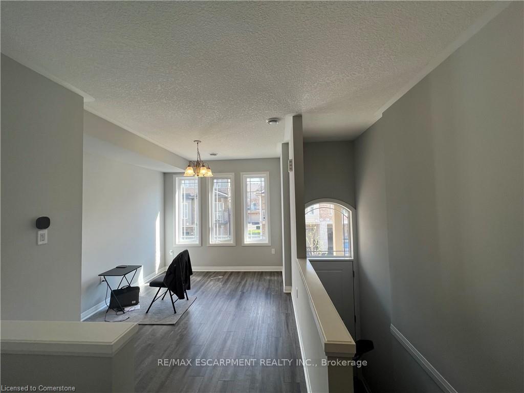 Photo 18 of 18 Aqua Lane, Hamilton, Rural Glanbrook — HOMEH