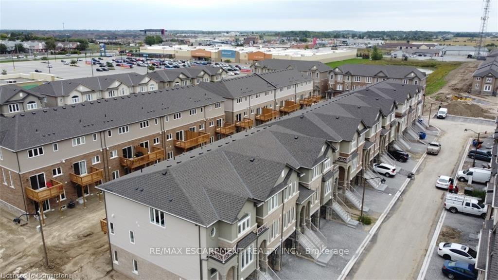 Photo 20 of 18 Aqua Lane, Hamilton, Rural Glanbrook — HOMEH