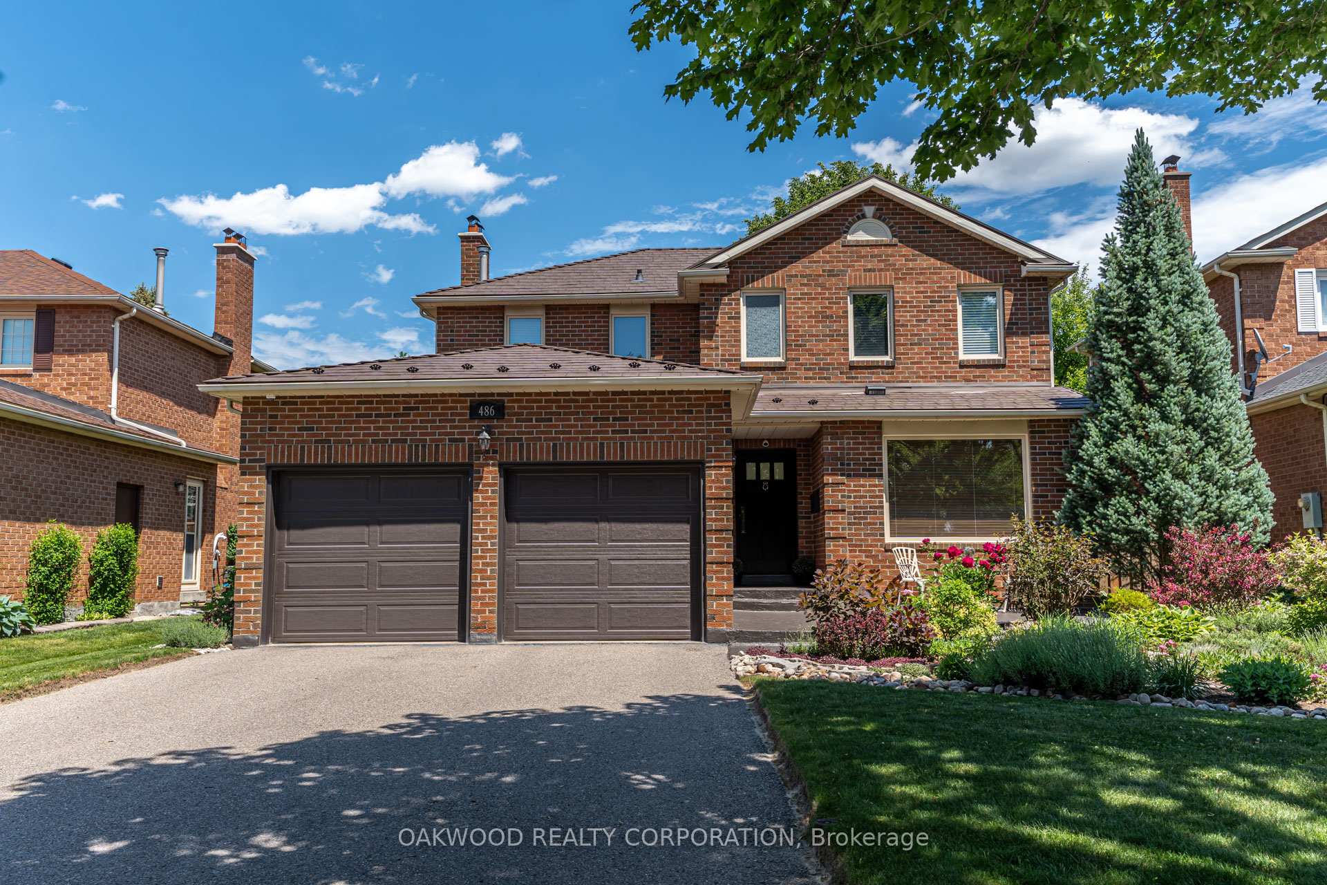 Photo 2 of 486 Greenock Drive, Vaughan, Maple — HOMEH