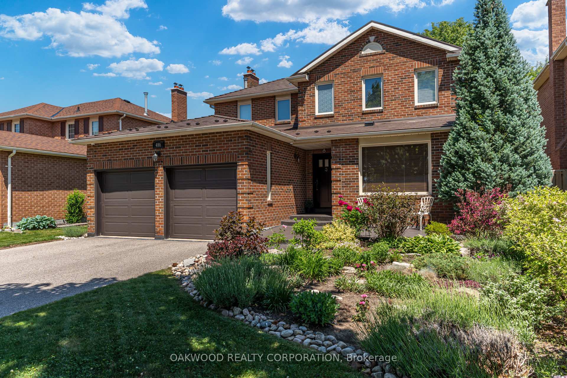 Photo 3 of 486 Greenock Drive, Vaughan, Maple — HOMEH