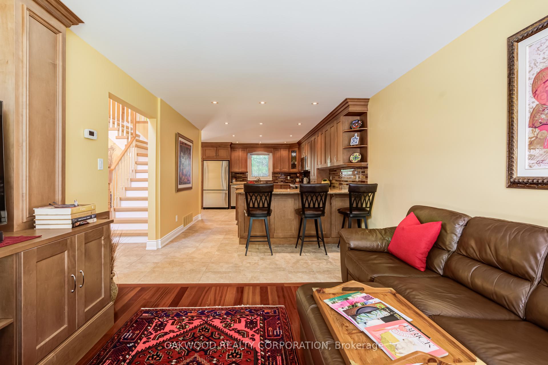 Photo 6 of 486 Greenock Drive, Vaughan, Maple — HOMEH