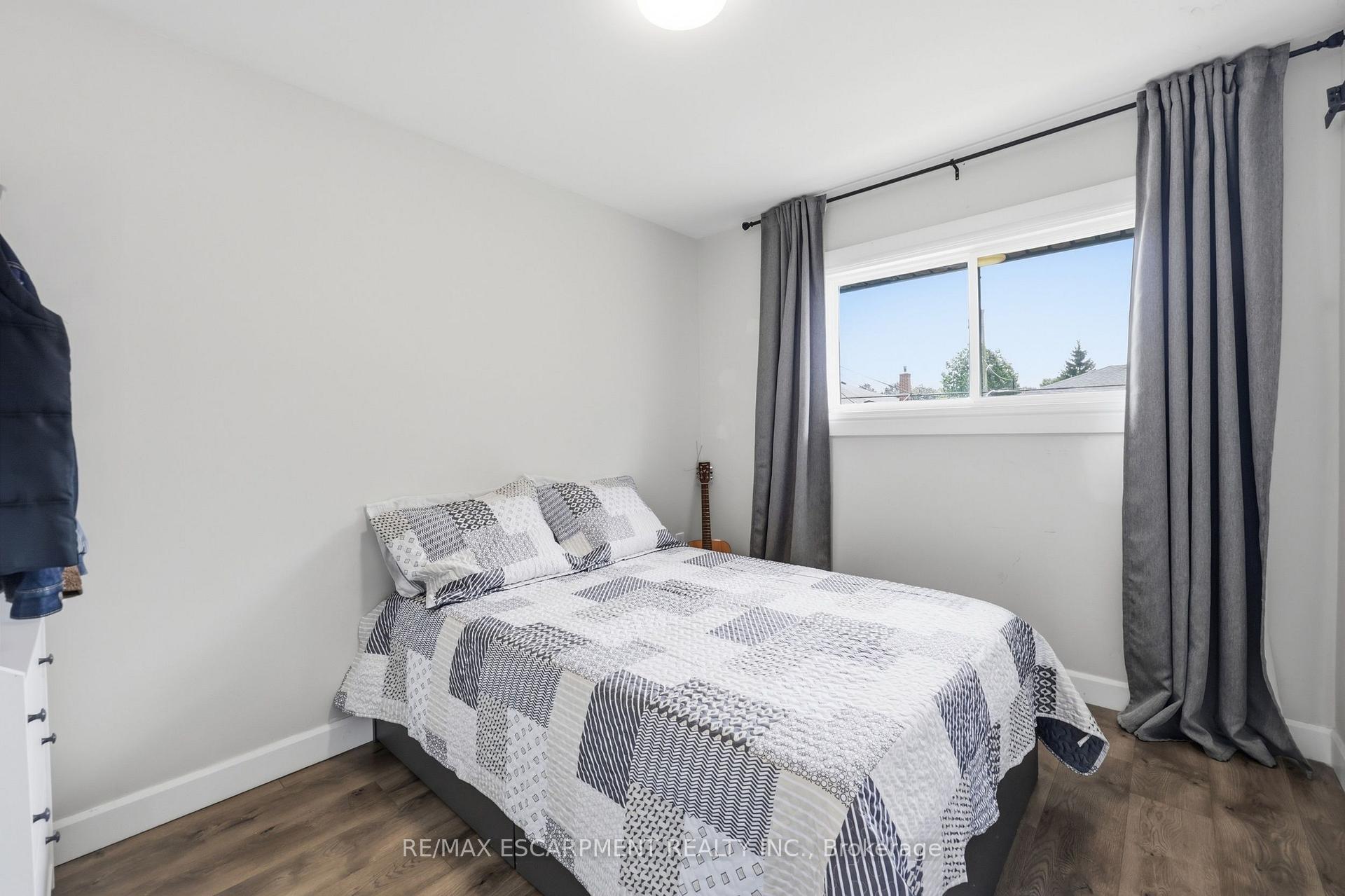 Photo 16 of 894 Brucedale Avenue E, Hamilton, Sunninghill — HOMEH