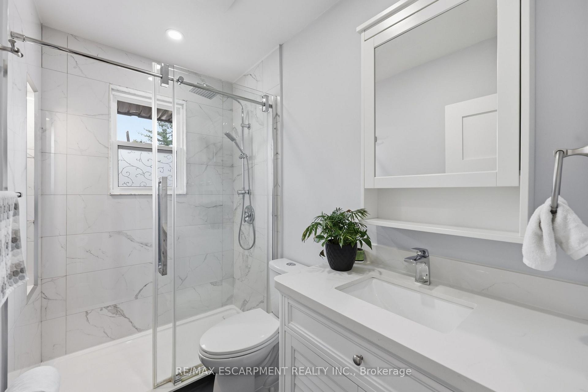 Photo 17 of 894 Brucedale Avenue E, Hamilton, Sunninghill — HOMEH